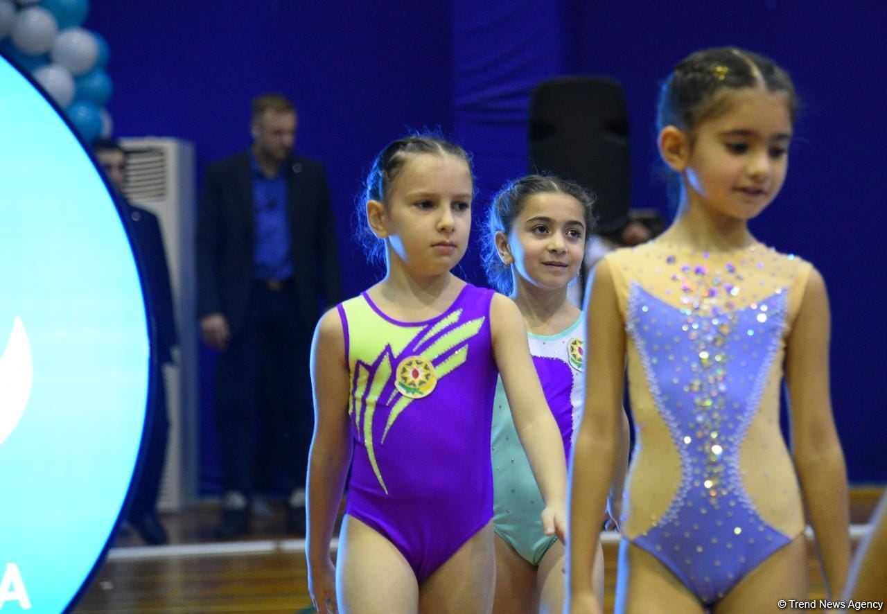 Batut gimastikası üzrə 6-cı Bakı birinciliyinin yarışlarına start verilib (FOTO)