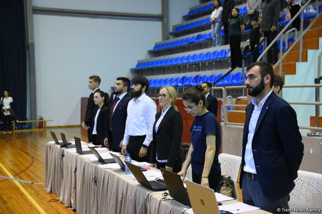 Batut gimastikası üzrə 6-cı Bakı birinciliyinin yarışlarına start verilib (FOTO)