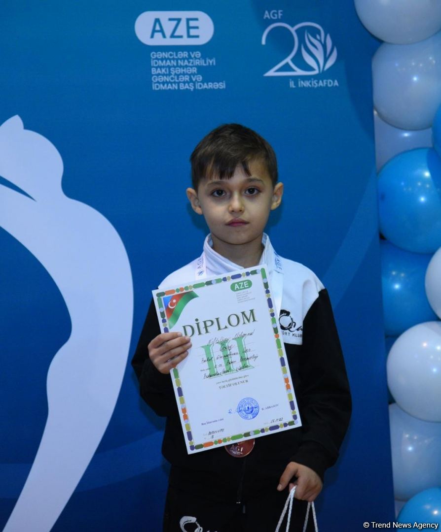 Batut gimnastikası üzrə 6-cı Bakı birinciliyi başa çatıb (FOTO)