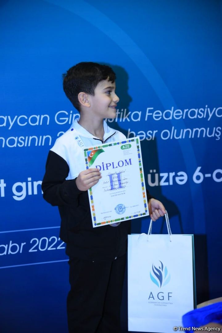 Batut gimnastikası üzrə 6-cı Bakı birinciliyi başa çatıb (FOTO)
