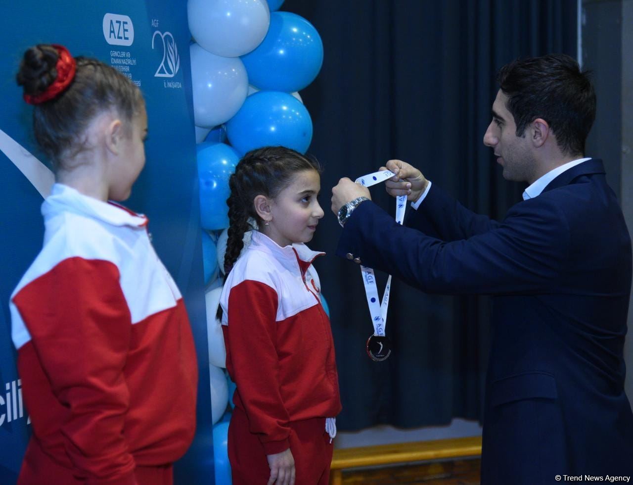 Batut gimnastikası üzrə 6-cı Bakı birinciliyi başa çatıb (FOTO)