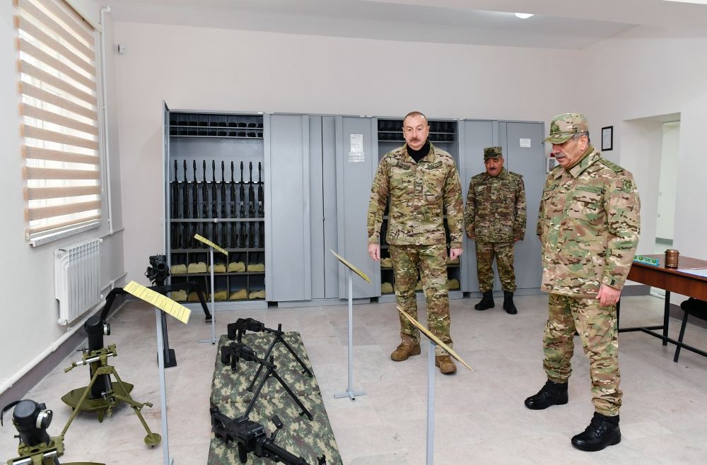 Prezident İlham Əliyev Füzuli rayonunda Müdafiə Nazirliyinin yeni istifadəyə verilmiş “N” saylı hərbi hissəsində yaradılan şəraitlə tanış olub (YENİLƏNİB) (FOTO/VİDEO)