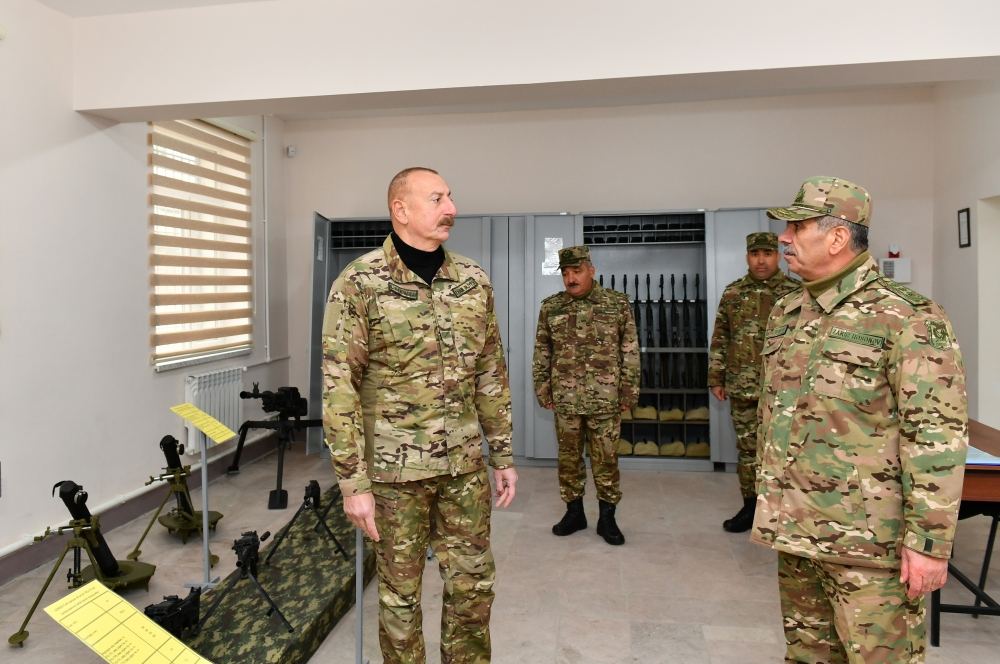 Prezident İlham Əliyev Füzuli rayonunda Müdafiə Nazirliyinin yeni istifadəyə verilmiş “N” saylı hərbi hissəsində yaradılan şəraitlə tanış olub (YENİLƏNİB) (FOTO/VİDEO)