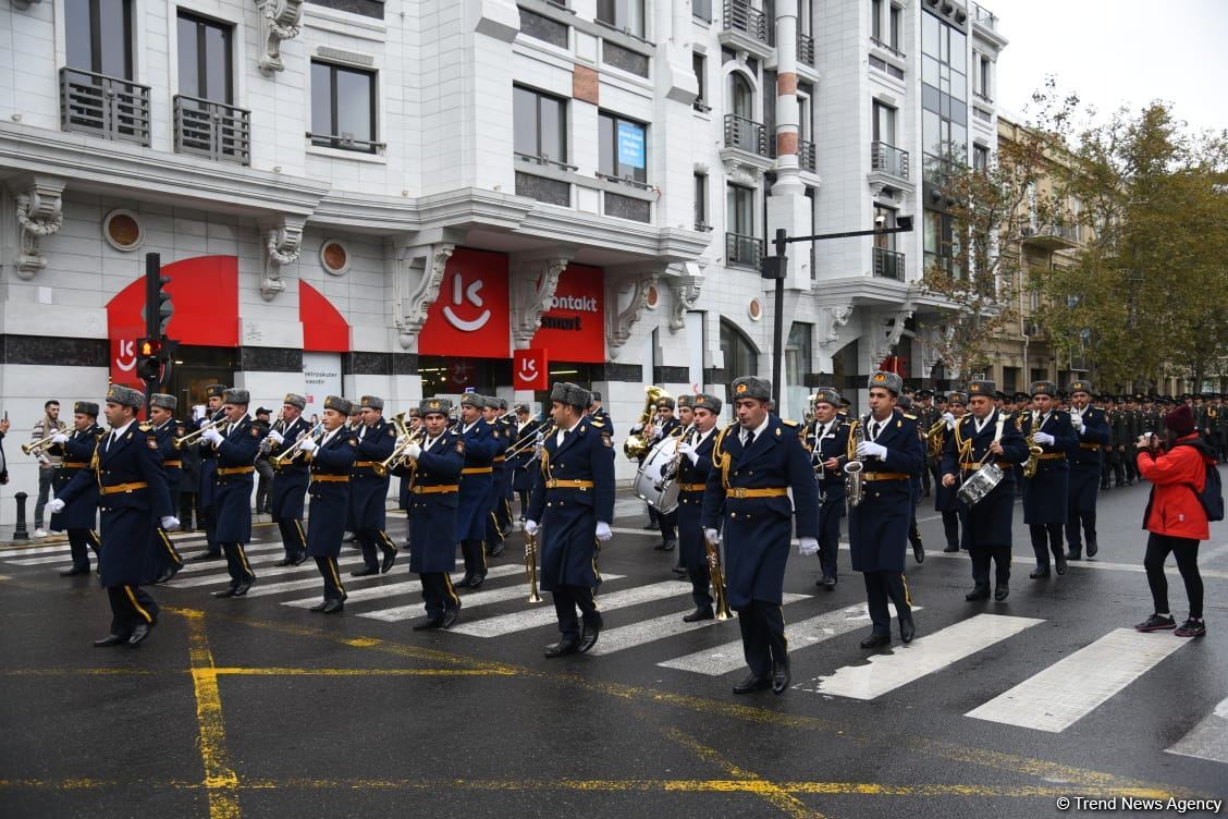 Bakıda Zəfər yürüşü keçirilib (FOTO/VİDEO)