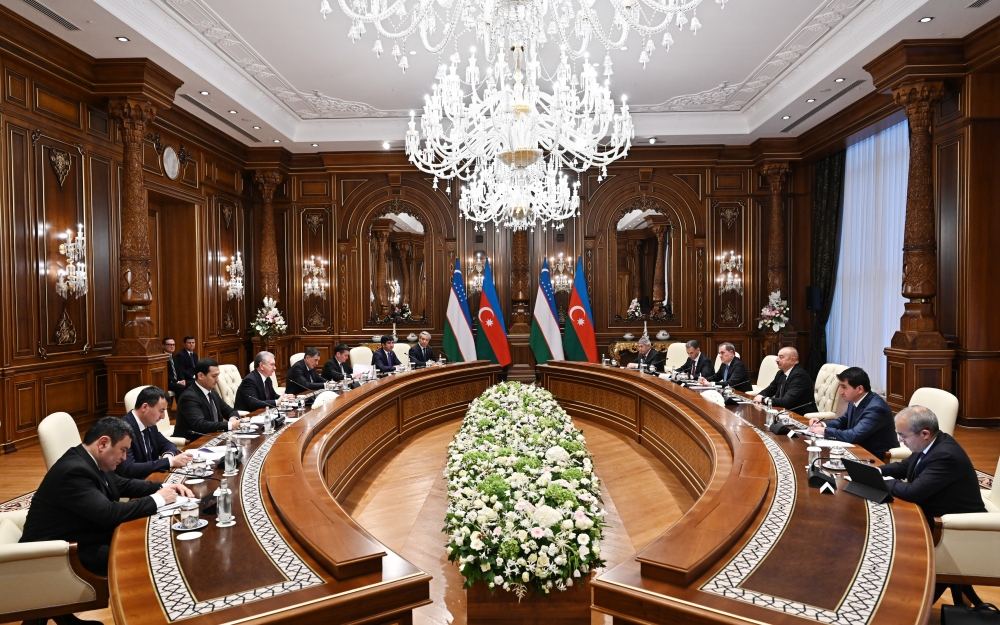 Səmərqənddə Prezident İlham Əliyevin Prezident Şavkat Mirziyoyev ilə görüşü olub (FOTO/VİDEO) (YENİLƏNİB)