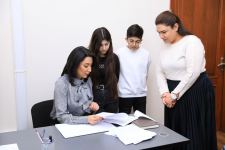 Ümumdünya Uşaqlar Günü çərçivəsində Ombudsman Aparatında görüş keçirilib (FOTO)