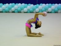Bədii və aerobika gimnastikası üzrə birgə Bakı çempionatının ikinci günü start götürüb (FOTO)