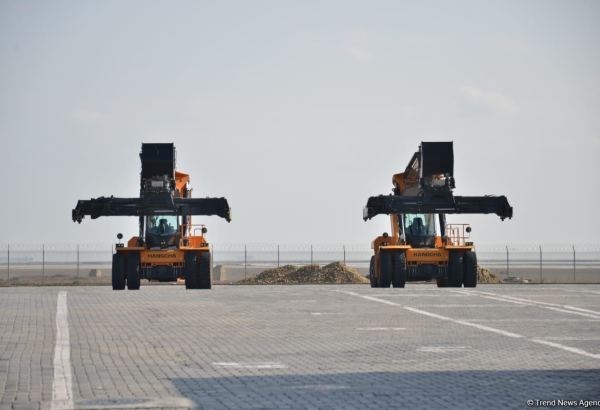 Avtomobil nəqliyyatı vasitələri ilə daşınan yüklərin həcmi 9%-dən çox artıb
