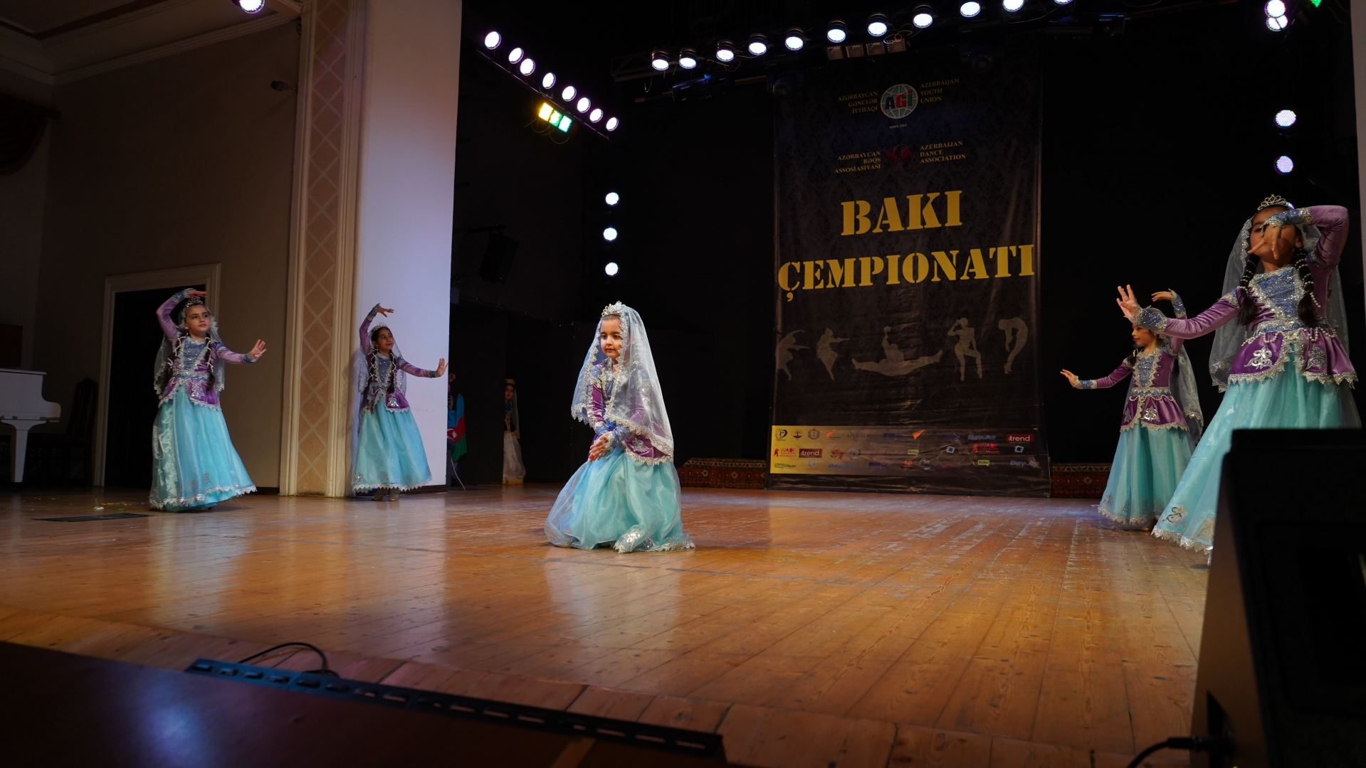 "Payız Əfsanələri" incəsənət müsabiqəsi və "Bakı Rəqs Kuboku" keçirilib (FOTO)
