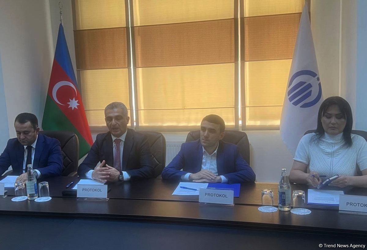 “Təhsil islahatları və ictimai təşəbbüslər” mövzusunda dəyirmi masa keçirilib