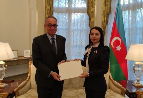 Leyla Abdullayeva etimadnaməsinin surətini Fransa Xarici İşlər Nazirliyinə təqdim edib (FOTO)