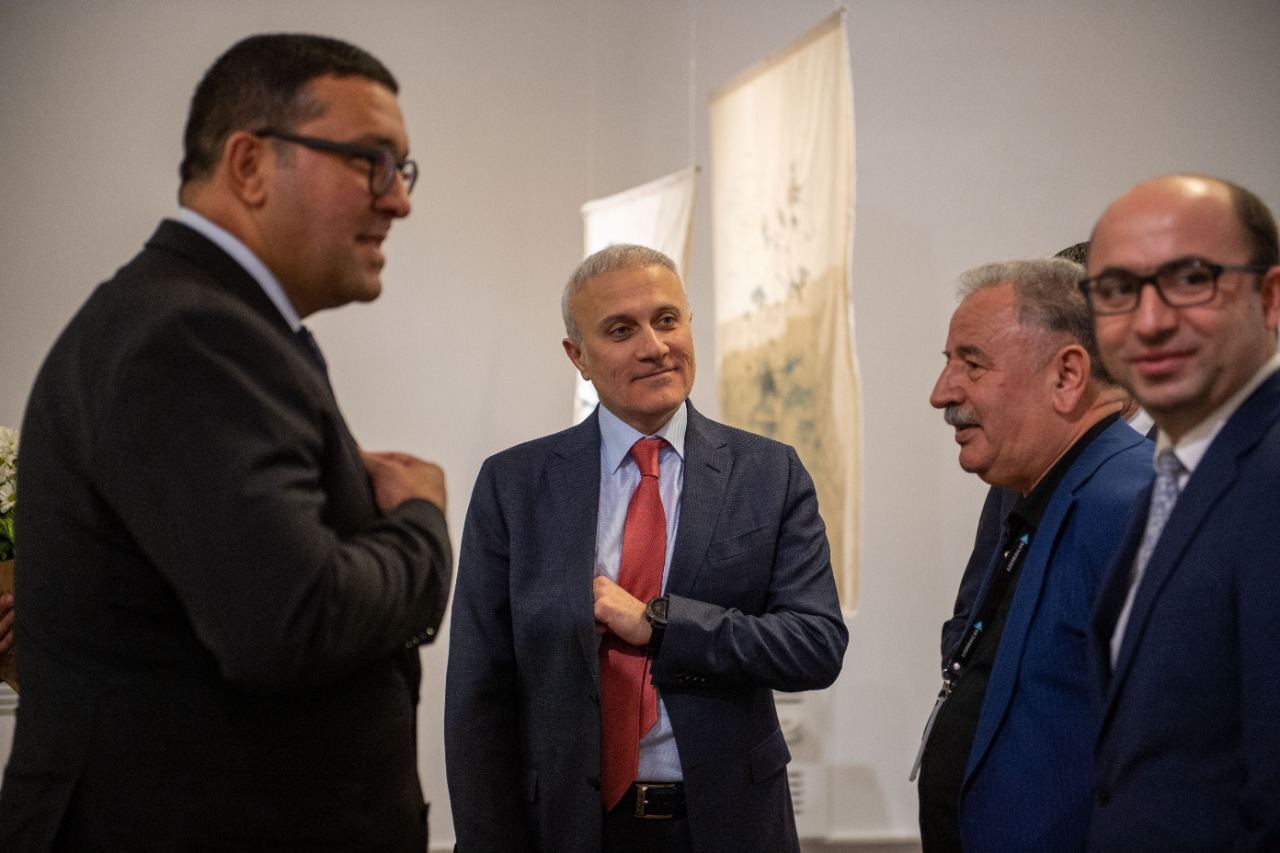 Tbilisidə tanınmış Azərbaycan rəssamı Aida Mahmudovanın “Cənnət Gözləyə Bilər” adlı sərgisi açılıb (FOTO)