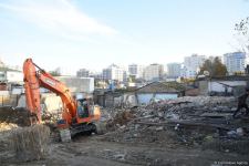 Bakının bu ünvanında evlərin sökülməsinə başlanılıb (FOTO)