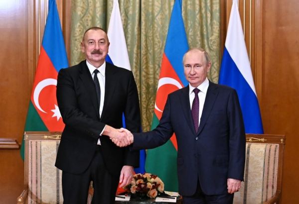 Vladimir Putin Prezident İlham Əliyevə zəng edib
