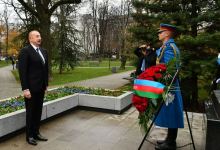 Prezident İlham Əliyev Belqraddakı Taşmaydan parkında Ümummilli Lider Heydər Əliyevin və Milorad Paviçin abidələrini ziyarət edib (FOTO/VİDEO)