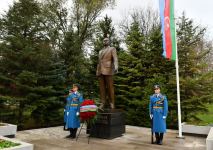 Prezident İlham Əliyev Belqraddakı Taşmaydan parkında Ümummilli Lider Heydər Əliyevin və Milorad Paviçin abidələrini ziyarət edib (FOTO/VİDEO)