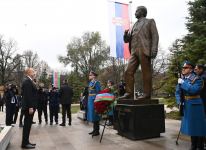 Prezident İlham Əliyev Belqraddakı Taşmaydan parkında Ümummilli Lider Heydər Əliyevin və Milorad Paviçin abidələrini ziyarət edib (FOTO/VİDEO)