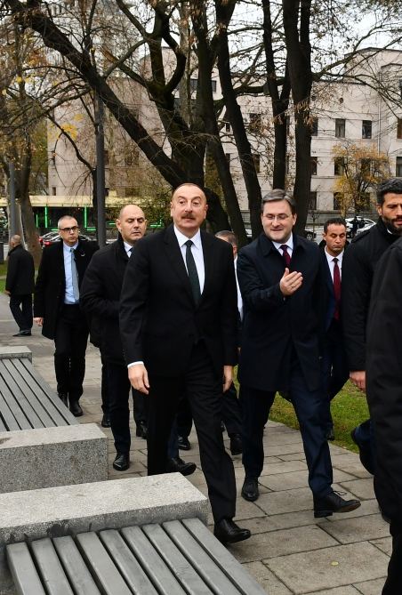 Prezident İlham Əliyev Belqraddakı Taşmaydan parkında Ümummilli Lider Heydər Əliyevin və Milorad Paviçin abidələrini ziyarət edib (FOTO/VİDEO)