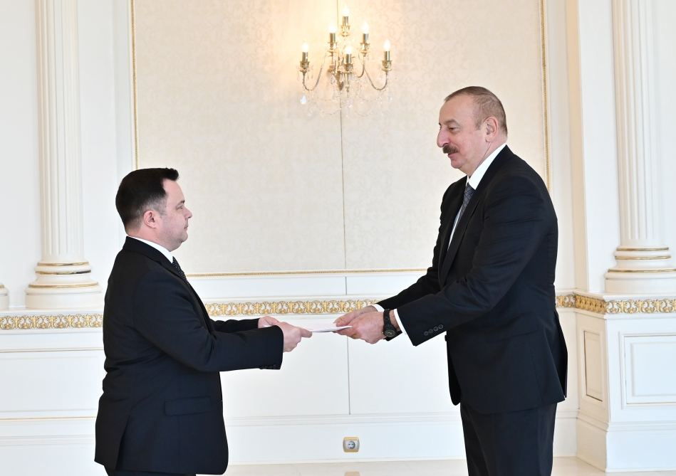 Prezident İlham Əliyev Moldovanın Azərbaycanda yeni təyin olunan səfirinin etimadnaməsini qəbul edib (FOTO/VİDEO) (YENİLƏNİB)