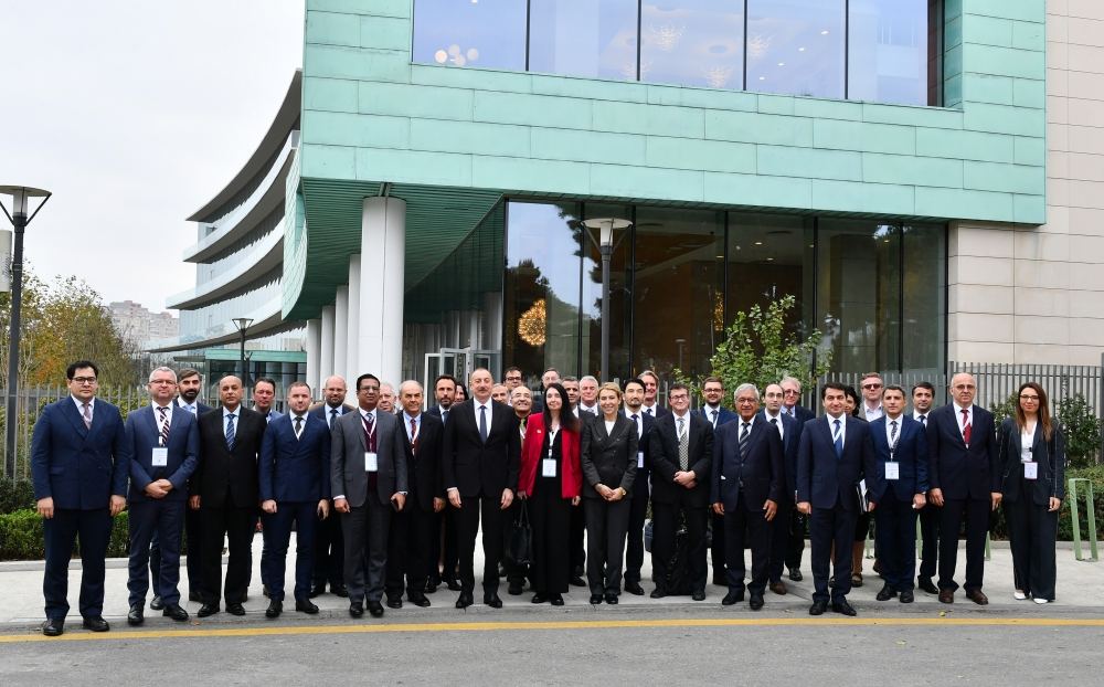 Prezident İlham Əliyev Bakıda keçirilən “Orta Dəhliz boyunca: geopolitika, təhlükəsizlik və iqtisadiyyat” mövzusunda beynəlxalq konfransda iştirak edib (FOTO/VİDEO) (YENİLƏNİB-6)