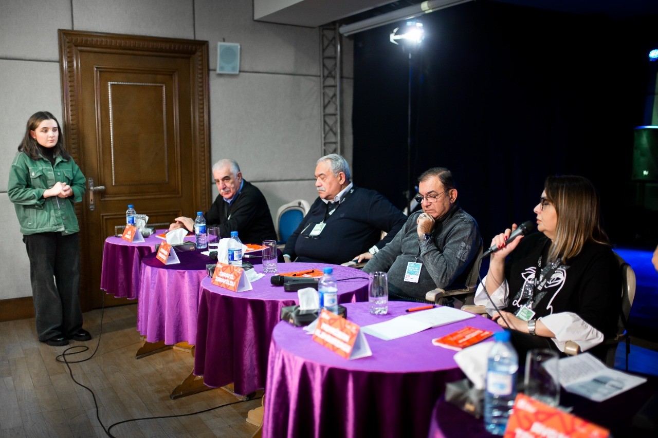 II “4.4 Qısa Tamaşalar Festivalı” davam edir: 3-cü günün xronikası (FOTO)