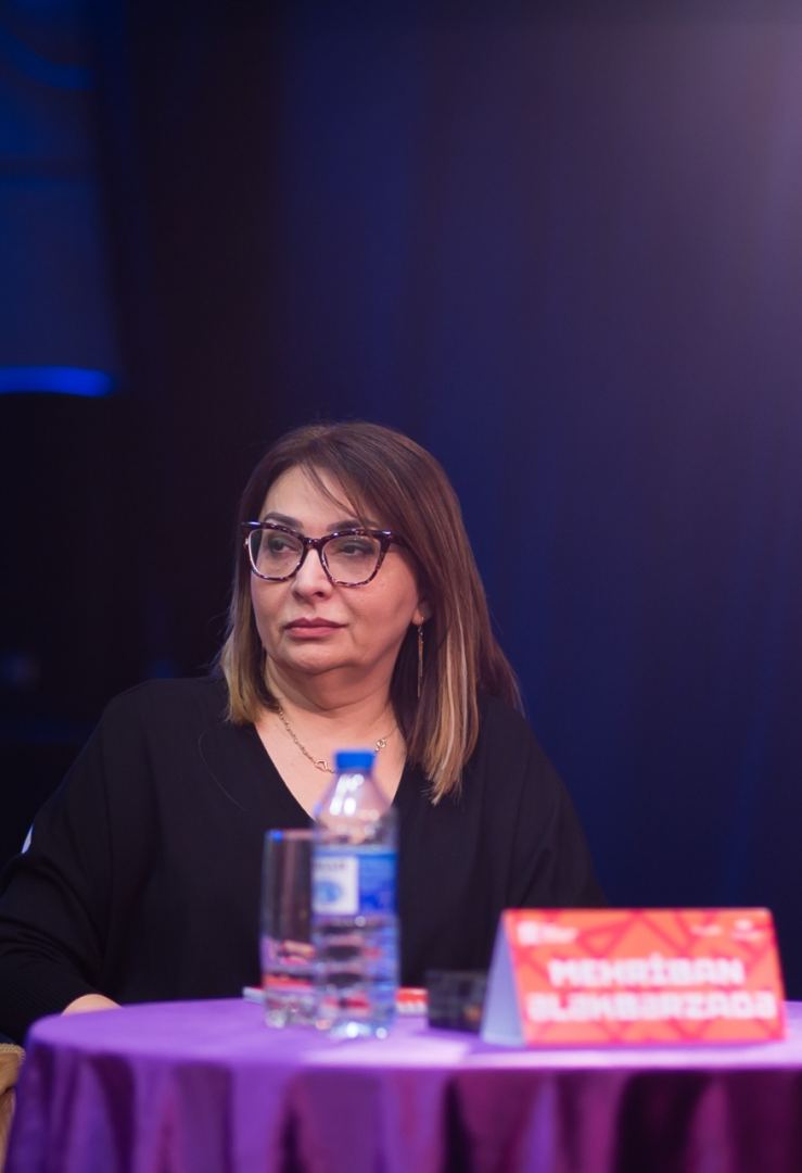 “4.4 Qısa Tamaşalar Festivalı” davam edir (FOTO)