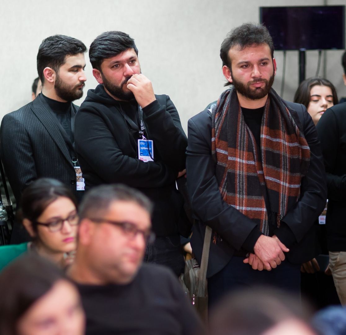 “4.4 Qısa Tamaşalar Festivalı” davam edir (FOTO)