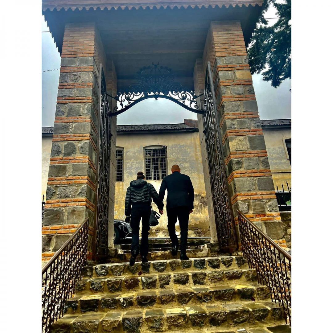 Birinci vitse-prezident Mehriban Əliyeva Prezident İlham Əliyevlə birgə Şəkiyə səfəri ilə bağlı şəkillər paylaşıb (FOTO)