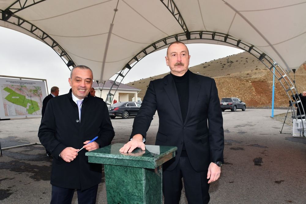 Prezident İlham Əliyev “Şəki-Oğuz” Aqroparkının torpaq sahəsinin suvarma suyu ilə təmin edən qurğularını işə salıb (FOTO/VİDEO) (YENİLƏNİB)