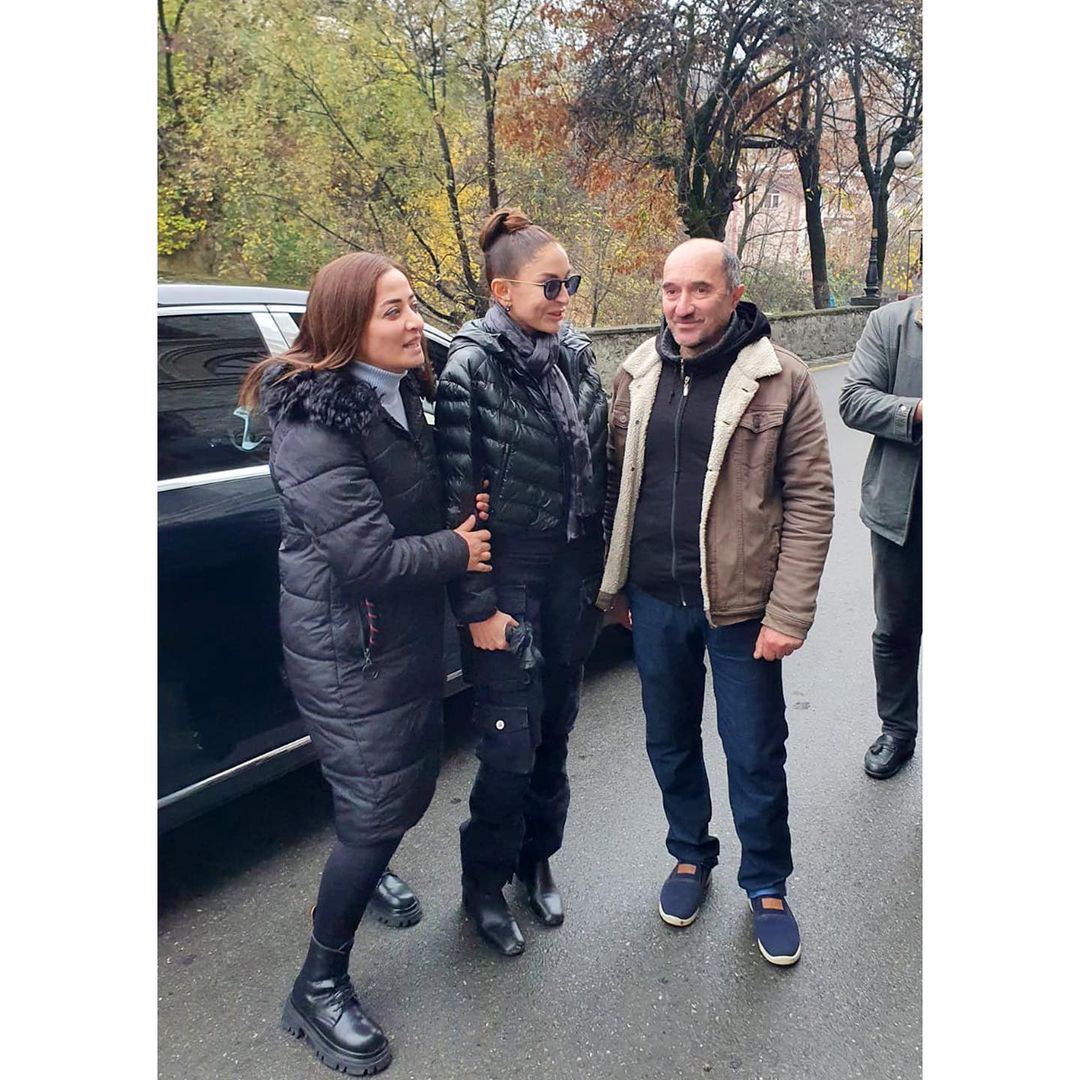 Prezident İlham Əliyev və Birinci xanım Mehriban Əliyeva Şəki şəhərinə səfər zamanı sakinlərlə görüşüb söhbət ediblər (FOTO)