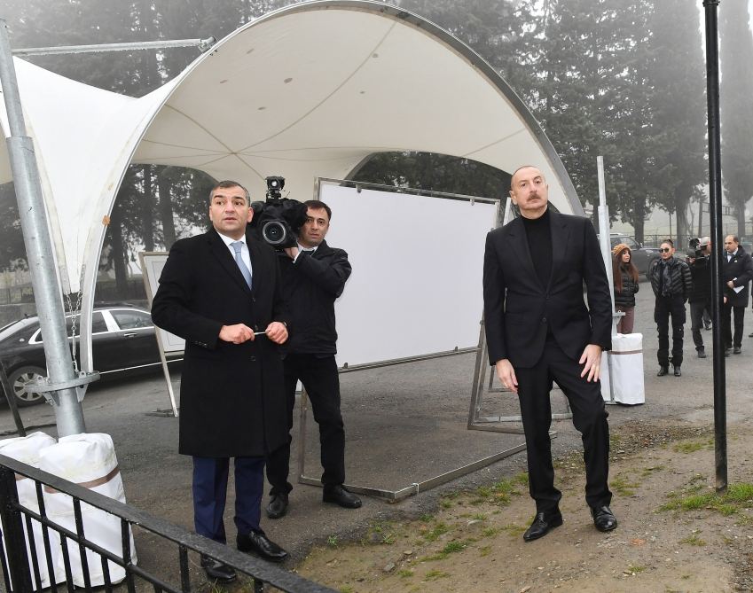 Prezident İlham Əliyev və Birinci xanım Mehriban Əliyeva “Yuxarı Baş” Milli Tarix-Memarlıq Qoruğu ərazisində aparılan təmir-bərpa işləri ilə tanış olublar (FOTO/VİDEO) (YENİLƏNİB)