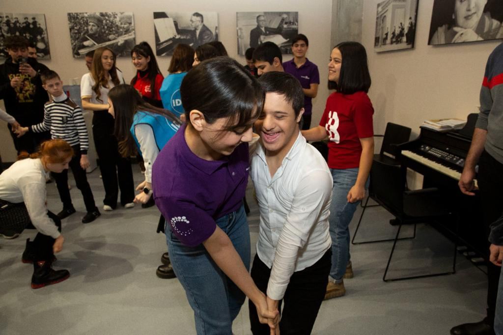 Könüllülük Sərhəd Tanımır! (FOTO)