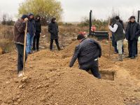 Beyləqanda qətlə yetirilən bir ailənin 4 üzvü dəfn olunub (FOTO)