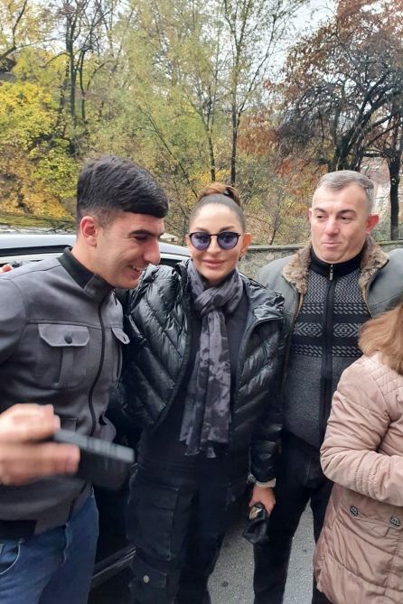 Prezident İlham Əliyev və Birinci xanım Mehriban Əliyeva “Yuxarı Baş” Milli Tarix-Memarlıq Qoruğu ərazisində aparılan təmir-bərpa işləri ilə tanış olublar (FOTO/VİDEO) (YENİLƏNİB)