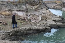 Güney Azərbaycanın milli fəalı Əhməd Obalı Xudafərin körpüsünə səfər edib (FOTO)