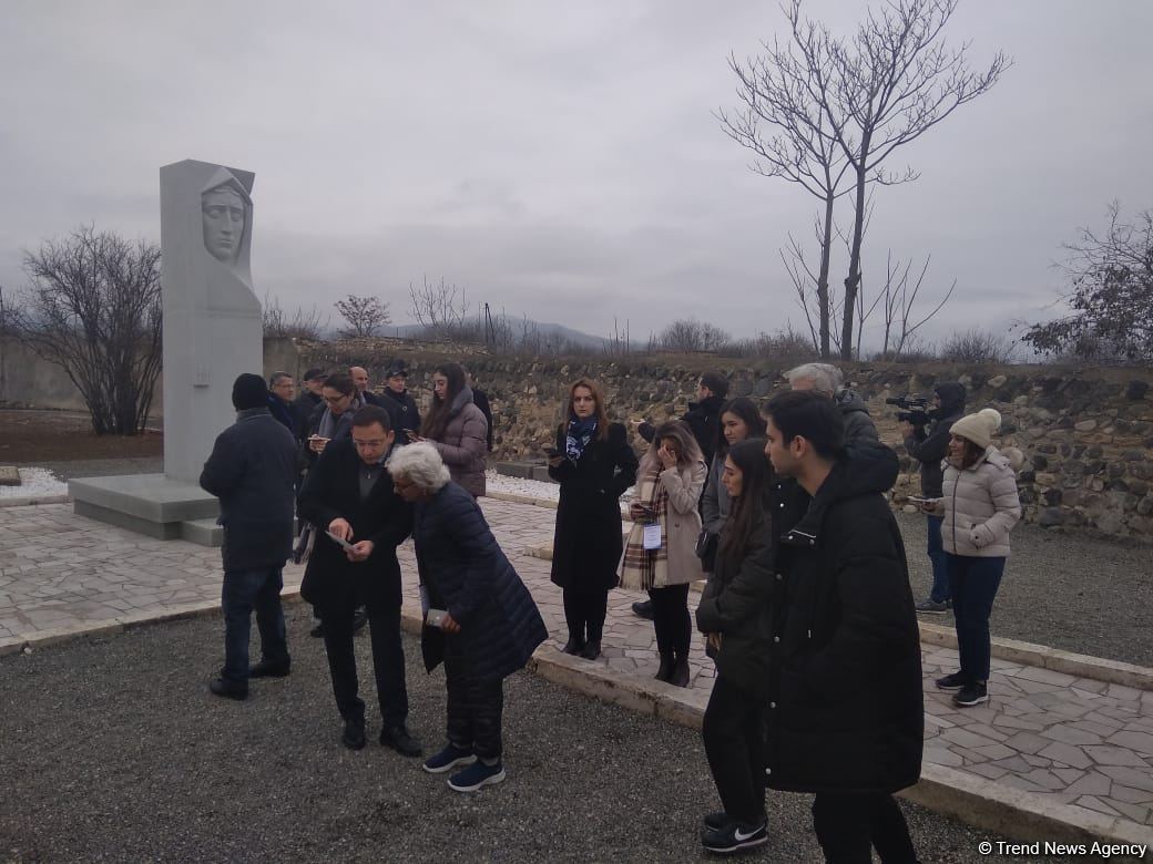ICOMOS rəhbərliyi və xarici mədəni irs ekspertləri Qarabağa səfər ediblər (FOTO)
