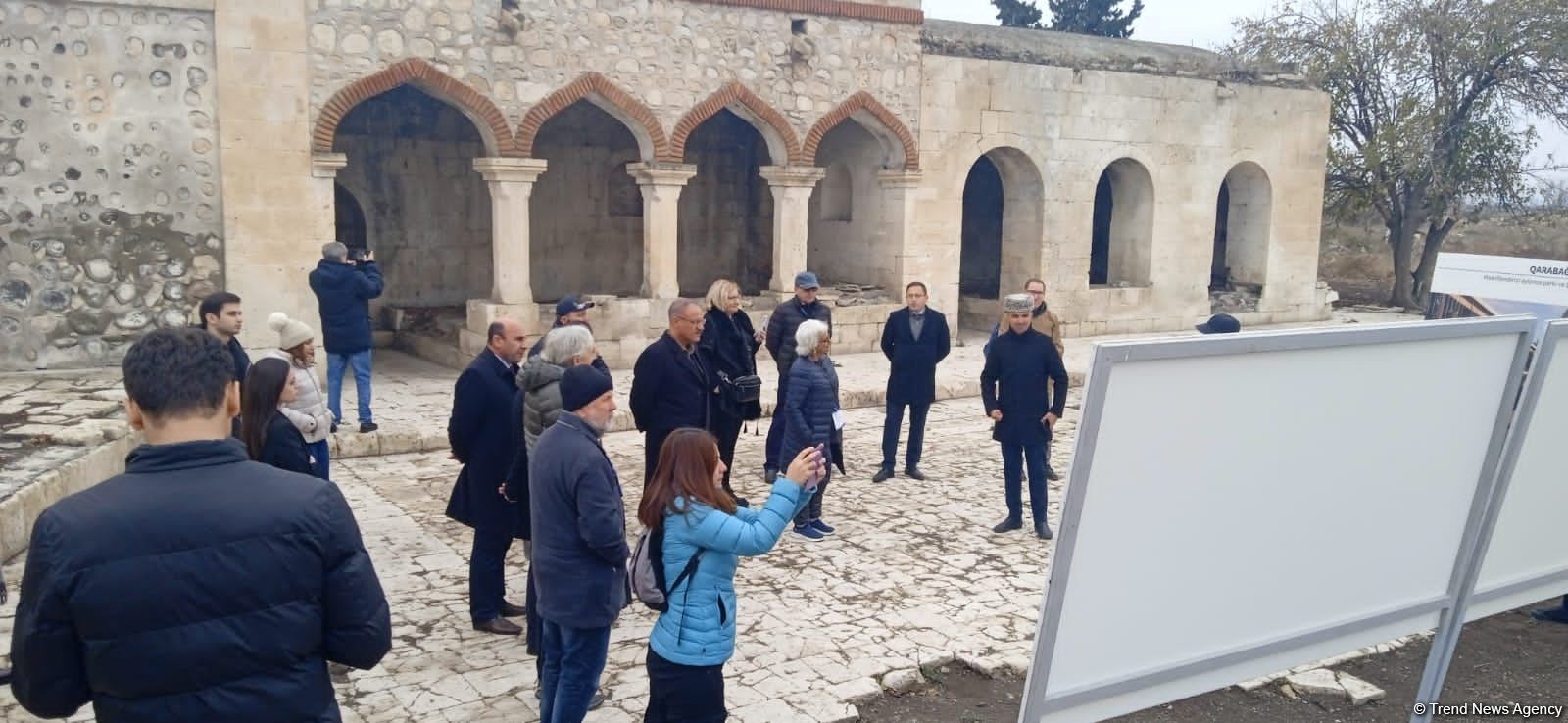ICOMOS rəhbərliyi və xarici mədəni irs ekspertləri Qarabağa səfər ediblər (FOTO)
