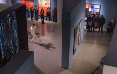 YARAT müxtəlif nəsillərdən olan Azərbaycan rəssamlarının əsərlərindən ibarət “METAKOD” adlı sərgi açıb (FOTO)