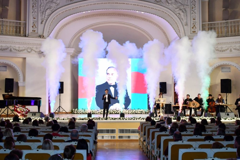 Ulu Öndərin xatirəsi filarmoniyada anılıb (FOTO)