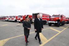 Prezident İlham Əliyev yeni alınmış xüsusi təyinatlı texnikalar və təcili tibbi yardım avtomobilləri ilə tanış olub (FOTO) (YENİLƏNİB)