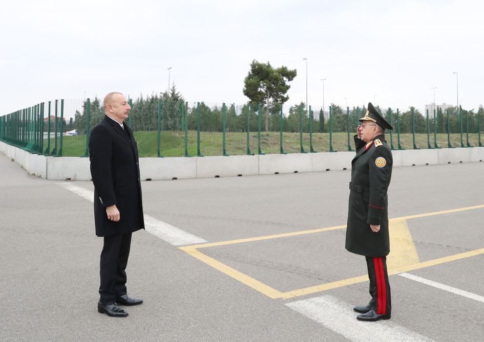 Prezident İlham Əliyev yeni alınmış xüsusi təyinatlı texnikalar və təcili tibbi yardım avtomobilləri ilə tanış olub (FOTO) (YENİLƏNİB)
