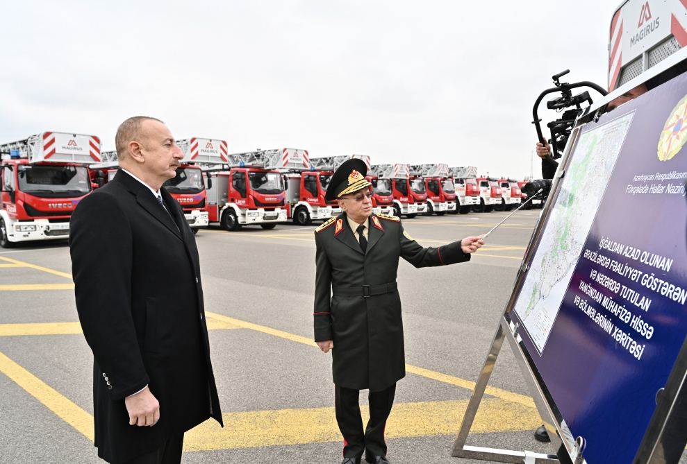 Prezident İlham Əliyev yeni alınmış xüsusi təyinatlı texnikalar və təcili tibbi yardım avtomobilləri ilə tanış olub (FOTO) (YENİLƏNİB)