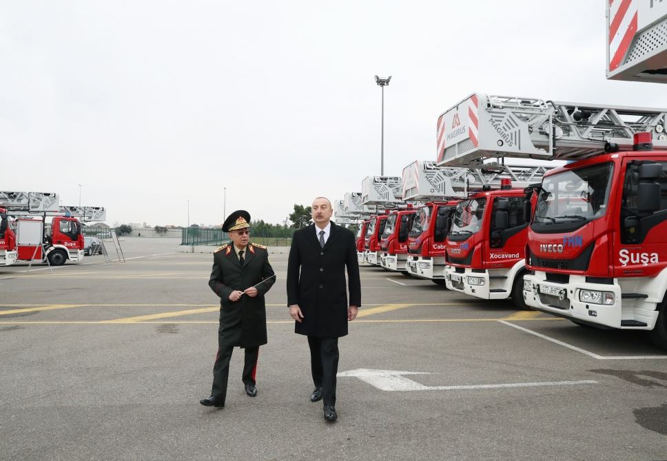 Prezident İlham Əliyev yeni alınmış xüsusi təyinatlı texnikalar və təcili tibbi yardım avtomobilləri ilə tanış olub (FOTO) (YENİLƏNİB)