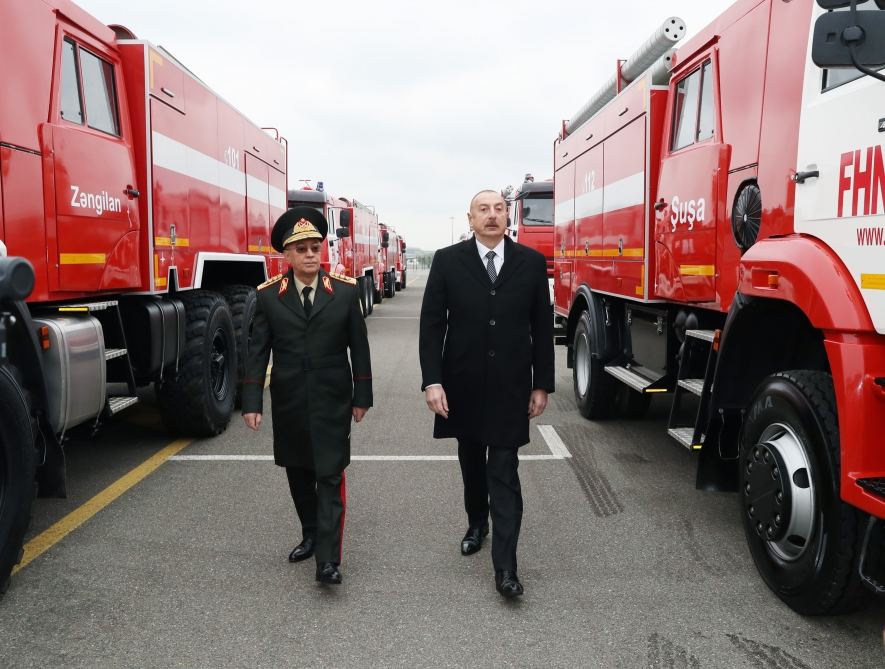 Prezident İlham Əliyev yeni alınmış xüsusi təyinatlı texnikalar və təcili tibbi yardım avtomobilləri ilə tanış olub (FOTO) (YENİLƏNİB)