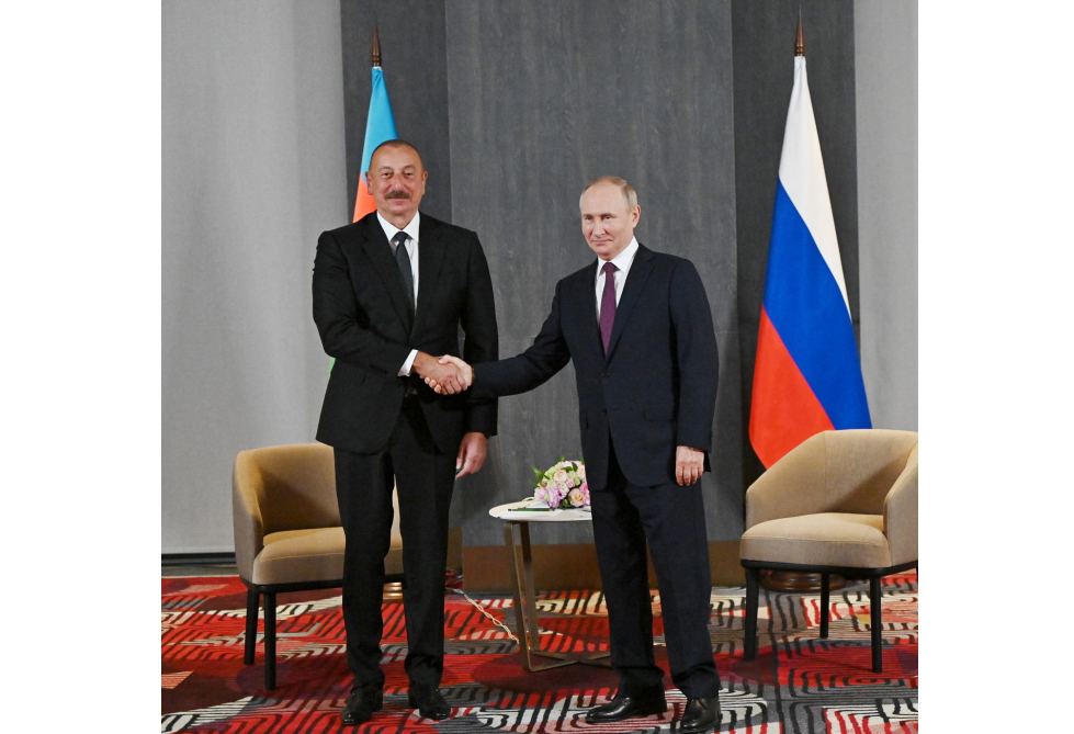 Vladimir Putin Prezident İlham Əliyevə zəng edib