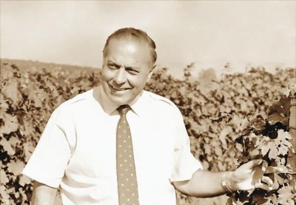 Birinci vitse-prezident Mehriban Əliyeva Ulu Öndər Heydər Əliyevin anım günü ilə əlaqədar paylaşım edib (FOTO)
