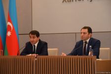 Hikmət Hacıyev Şuşa-Xankəndi yolunda mövcud vəziyyət barədə diplomatik nümayəndəliklərin rəhbərlərinə məlumat verib