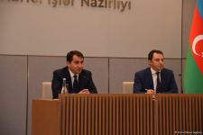 Hikmət Hacıyev Şuşa-Xankəndi yolunda mövcud vəziyyət barədə diplomatik nümayəndəliklərin rəhbərlərinə məlumat verib