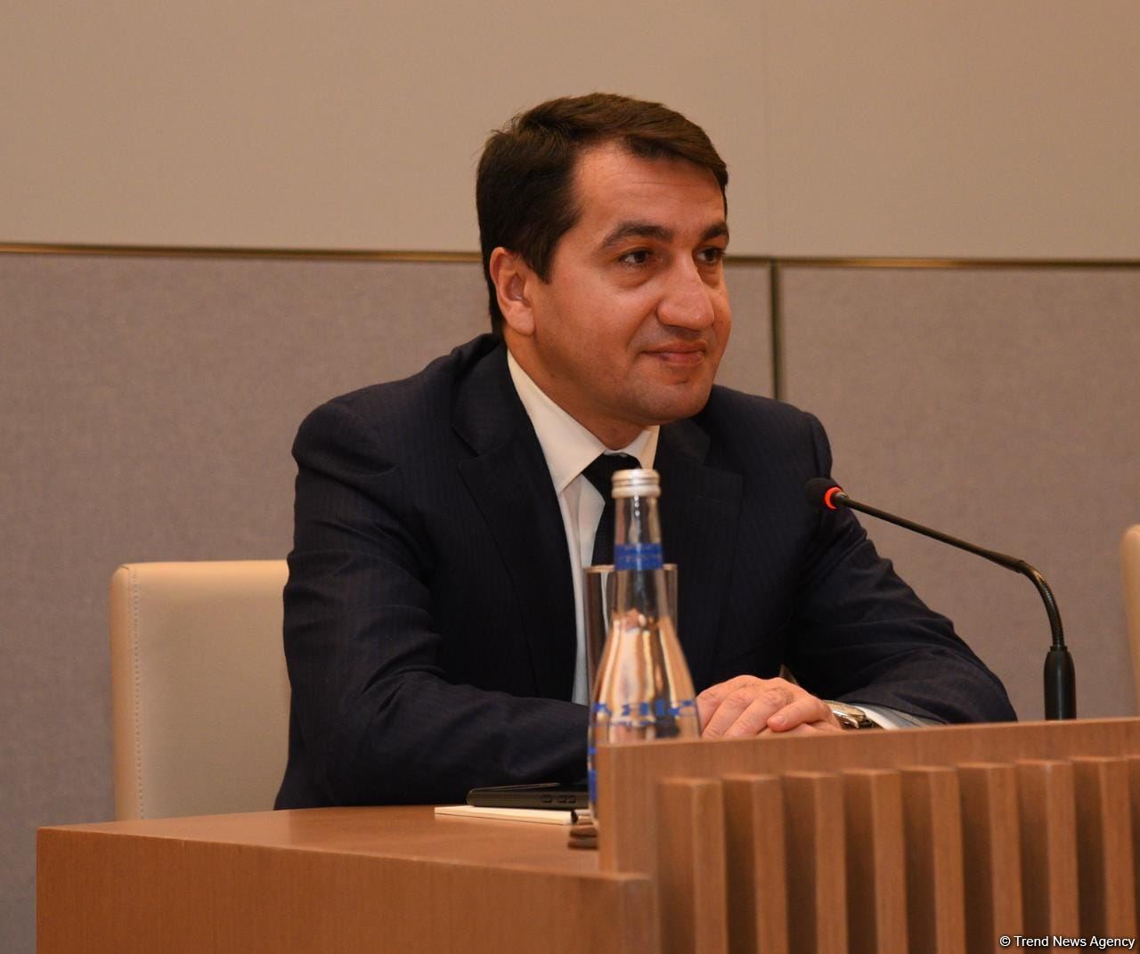 Hikmət Hacıyev Şuşa-Xankəndi yolunda mövcud vəziyyət barədə diplomatik nümayəndəliklərin rəhbərlərinə məlumat verib