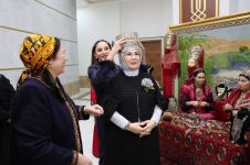 Birinci vitse-prezident Mehriban Əliyeva Türkmənbaşı şəhərində təsviri və dekorativ sənət əsərlərindən ibarət sərgilərlə tanış olub (FOTO/VİDEO) (YENİLƏNİB)